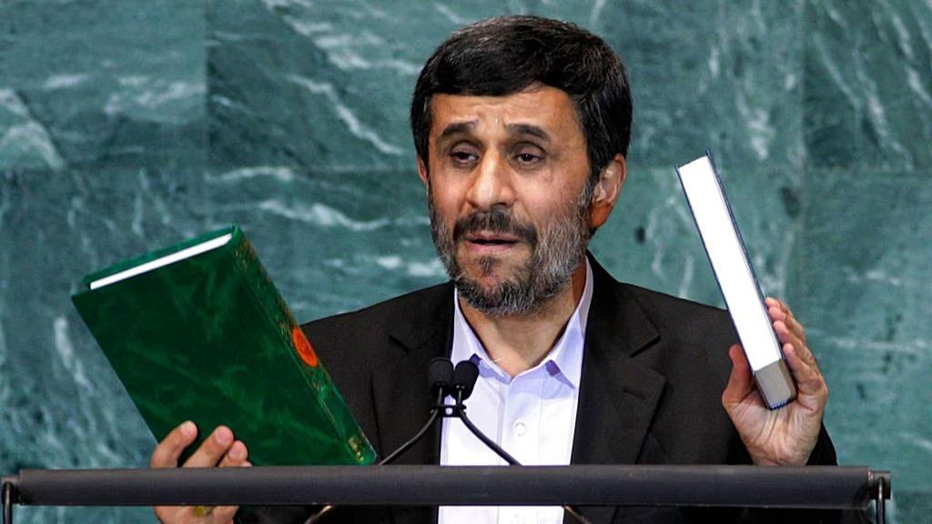 Imagem representando Ahmadinejad está vivo. Ex-presidente iraniano sobreviveu aos bombardeios dos EUA e de Israel